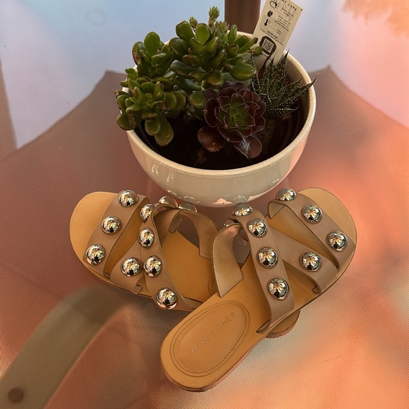 Sandal - Picture 2 of 6